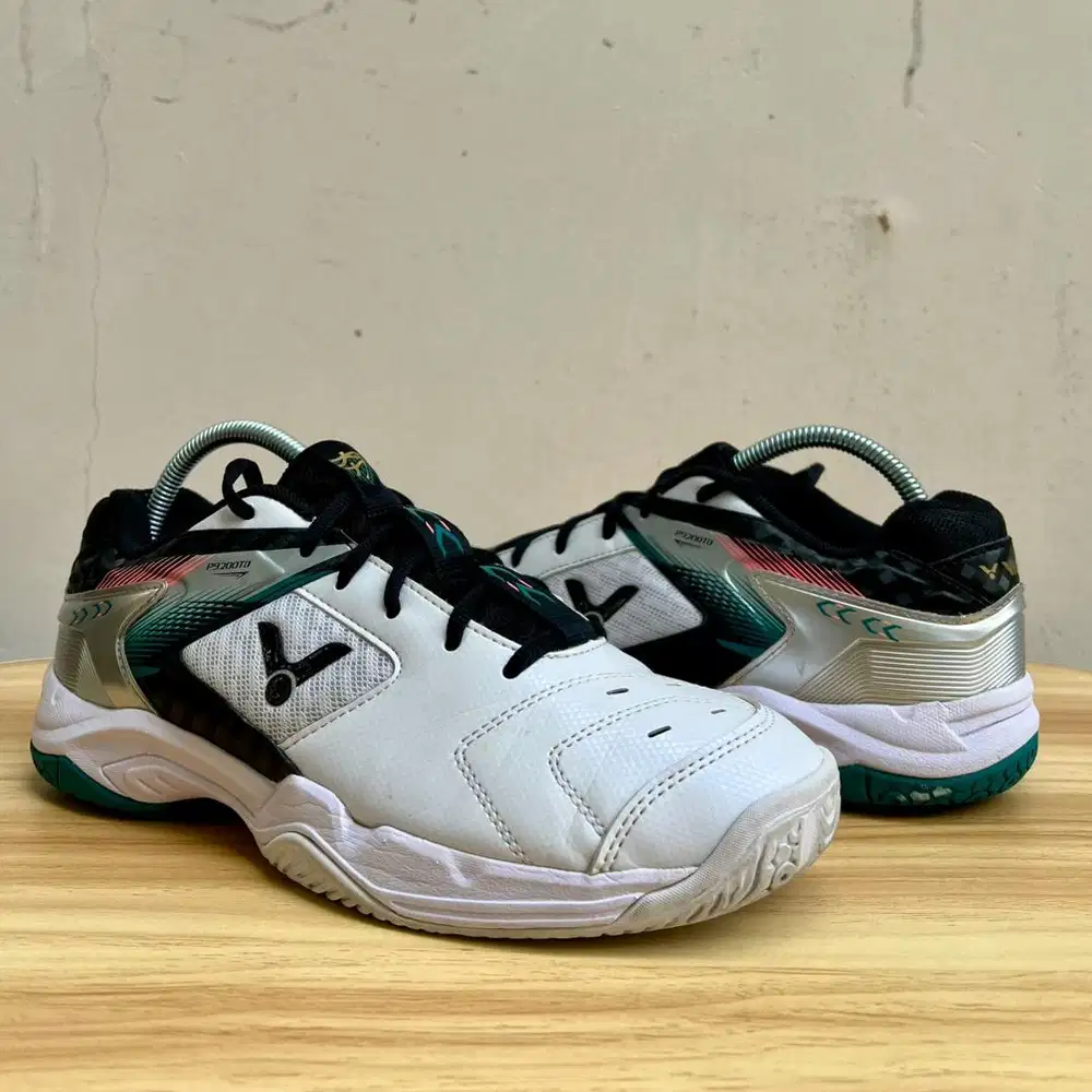 SEPATU BADMINTON VICTOR