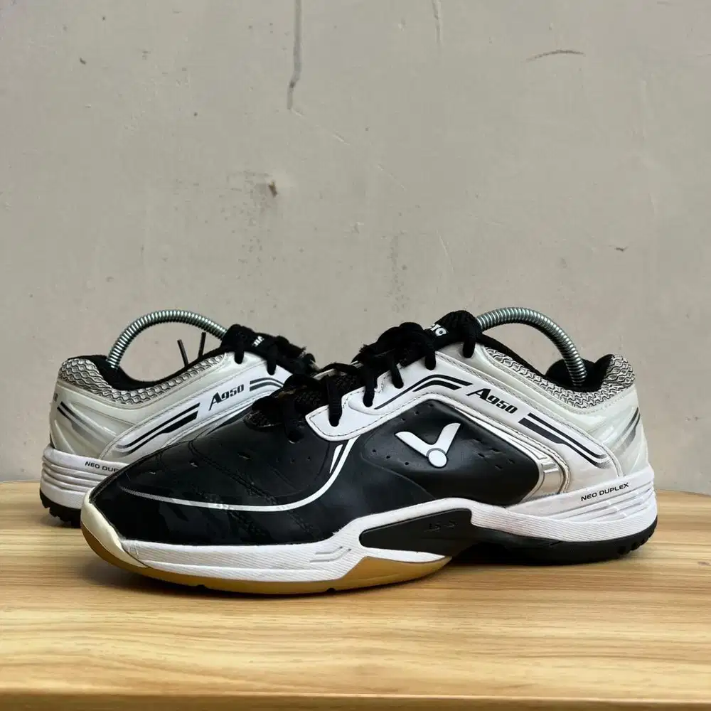 SEPATU BADMINTON VICTOR