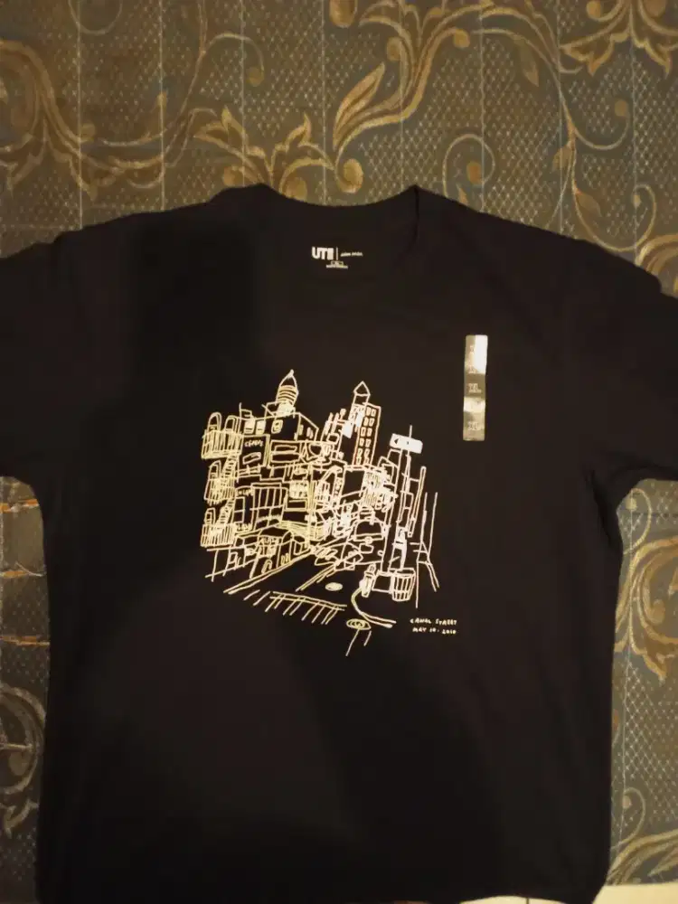 Shirt UNIQLO (Baru)