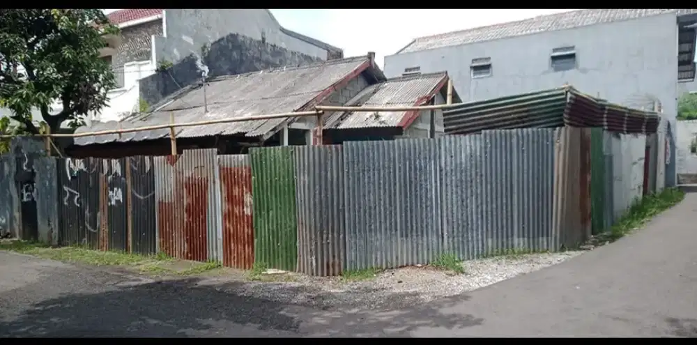 Rumah Tua Hitung Tanah Saja Di Antapani