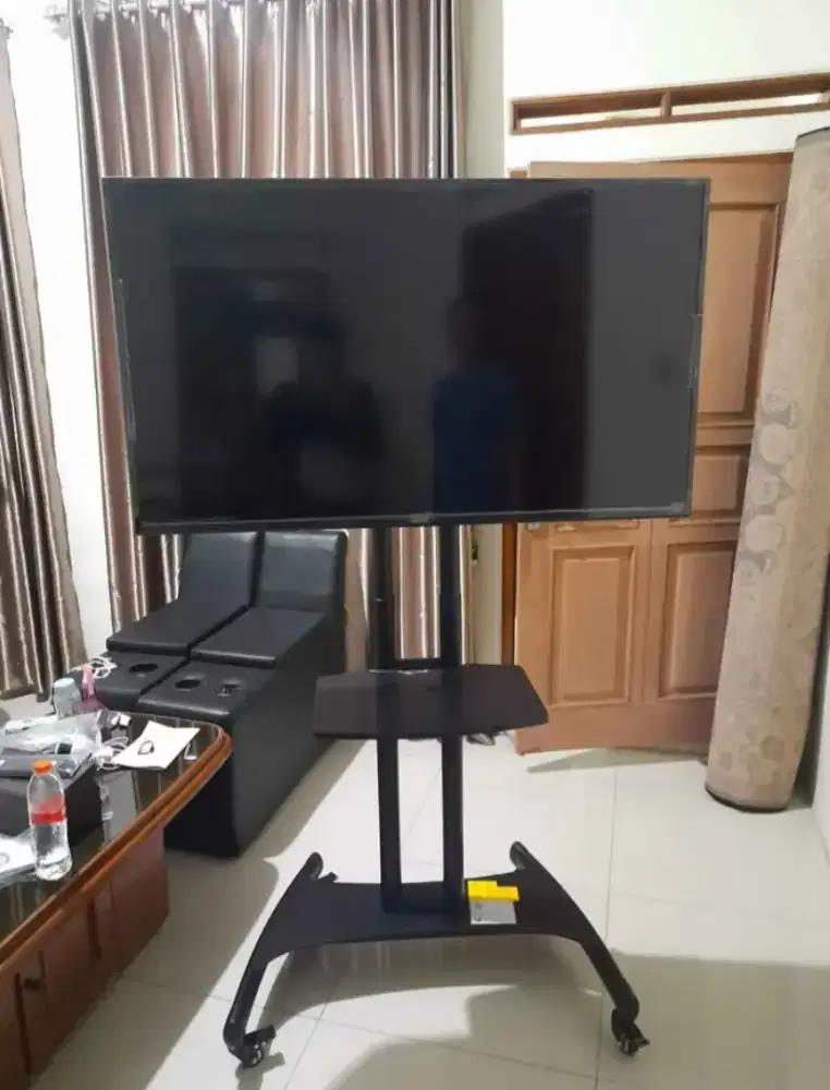 Bracket tv standing roda 32inc-90inc