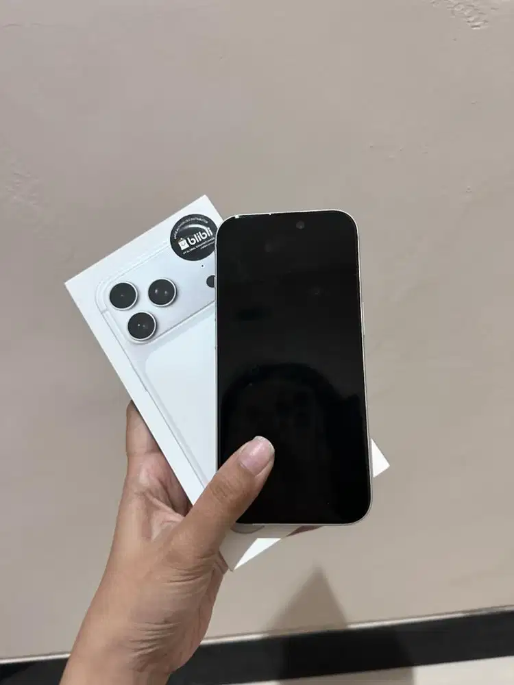 Iphone 17 pro 512gb. Garansi masih aktif.
