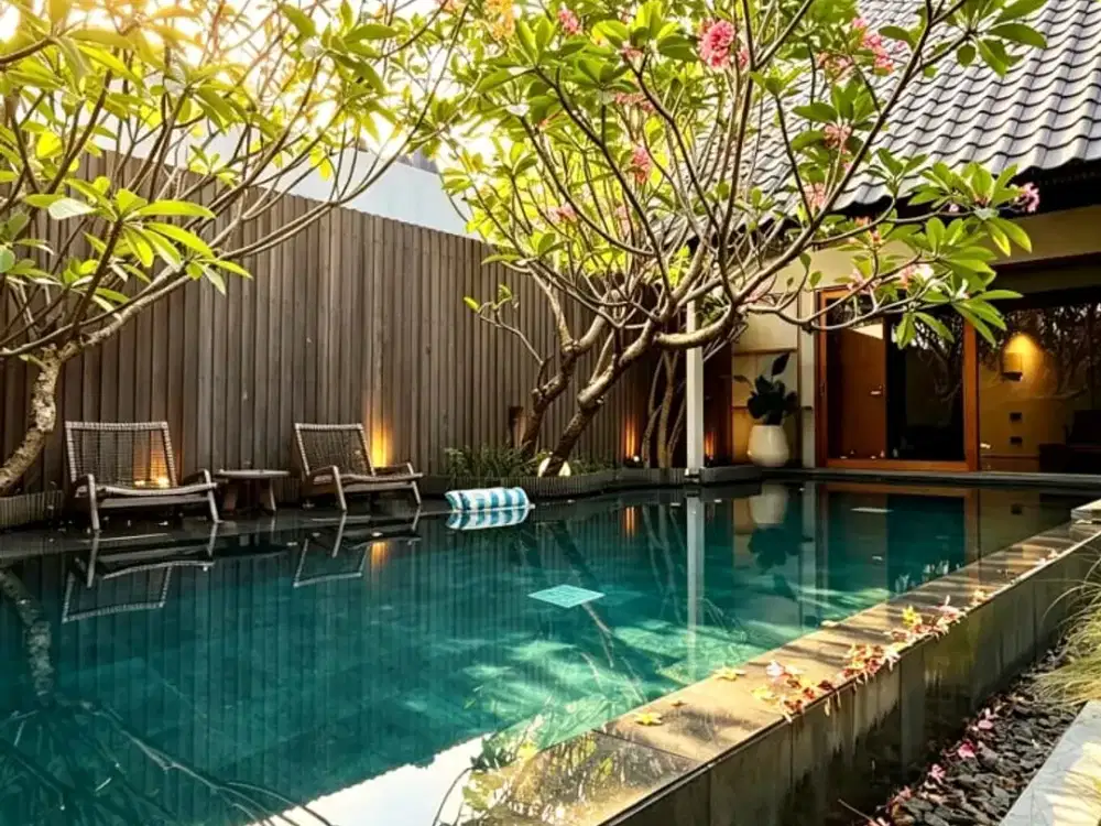 Jual Rumah Tropical Villa BSD Puspita Loka swimming pool cantik semi furnish