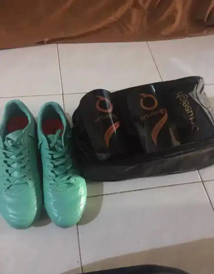 Sepatu Bola Ortuseight