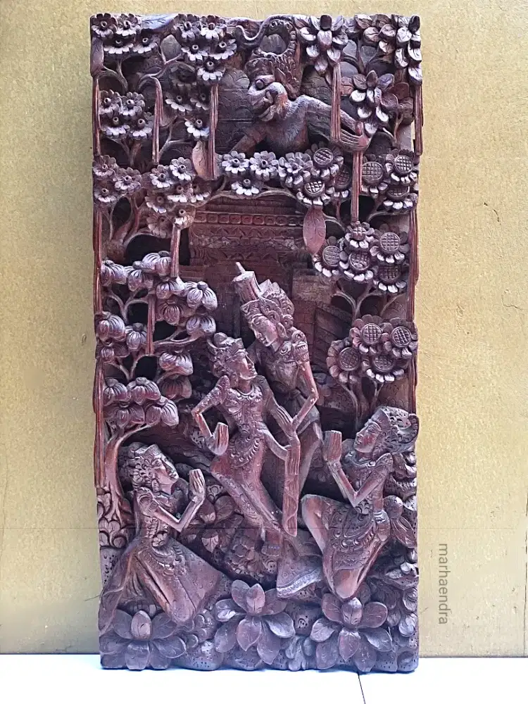 Relief patung tradisi bali tiga dimensi kayu cempaka antik jadul kuno