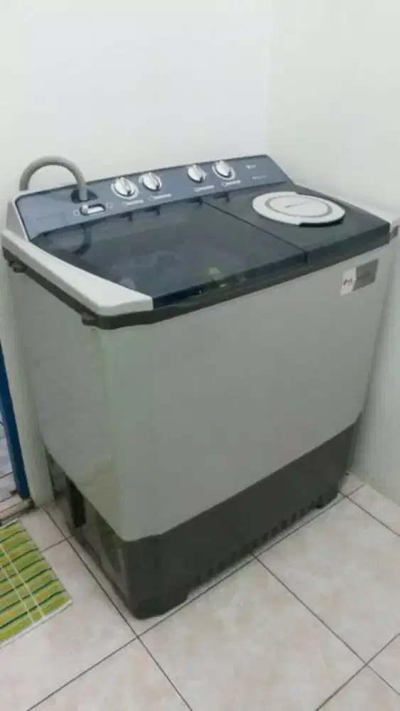 Mesin cuci merk LG