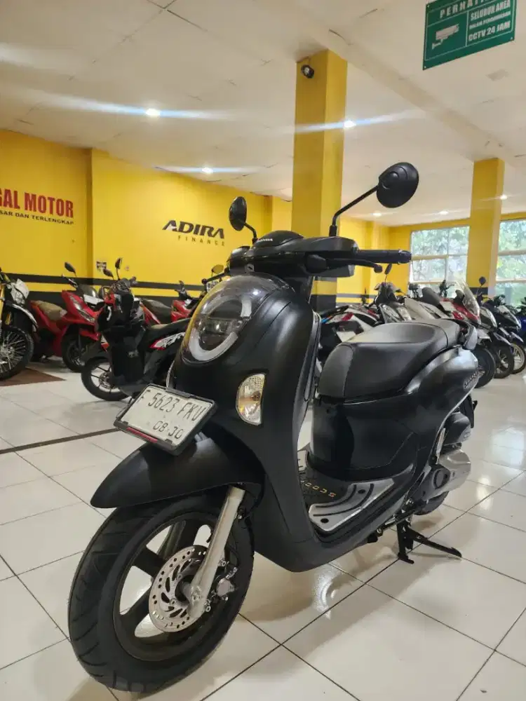 SCOOPY PRESTIGE 2025 HITAM DOP CAKEP