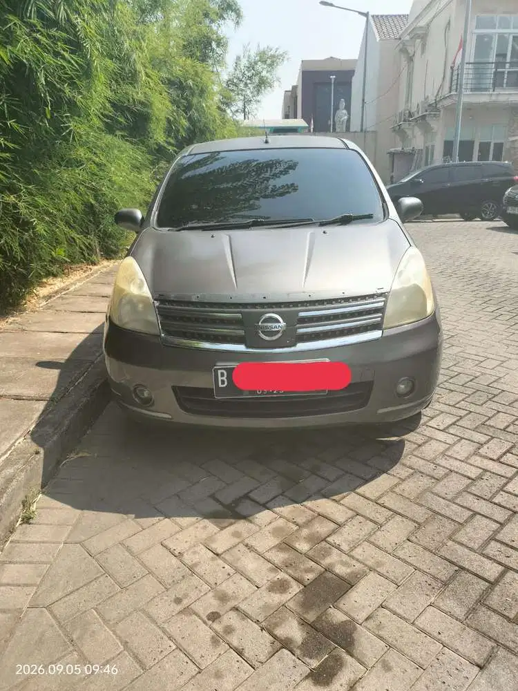 Nissan Grand livina 2010 Bensin