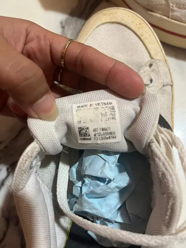 Sepatu bekas NIKE hitam putih