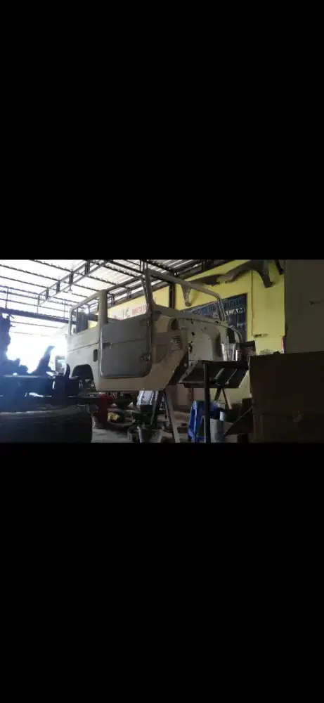 Restorasi segala macam jeep