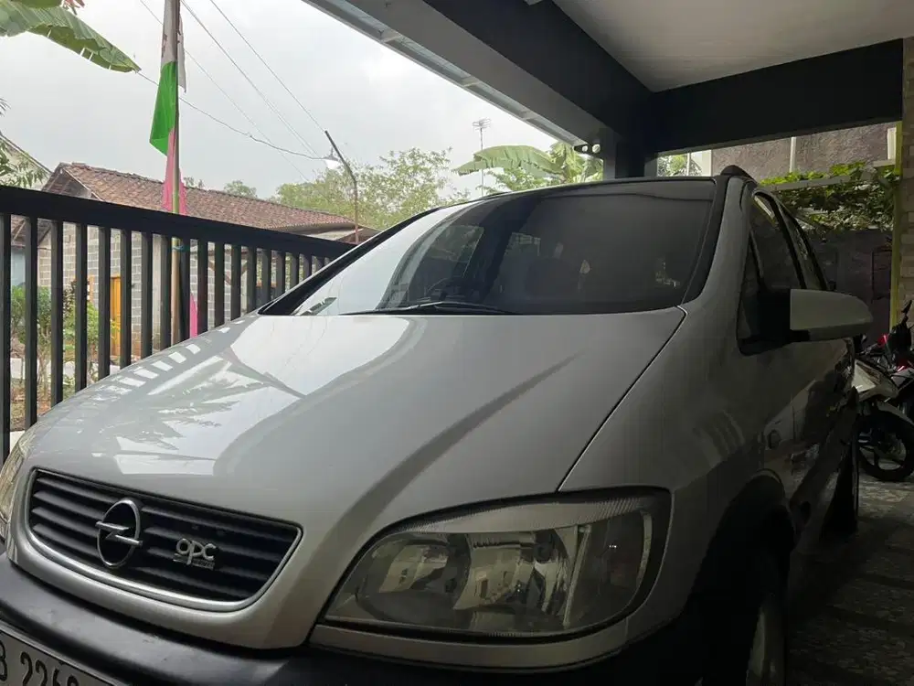 Zafira CD Th. 2004 AT Sehat & Terawat