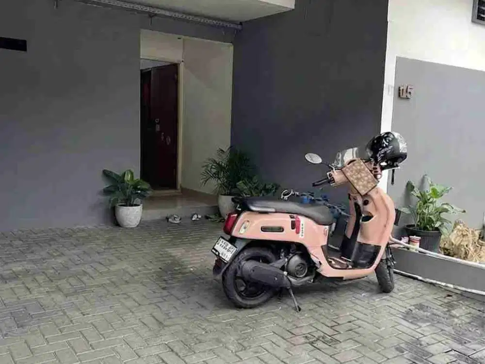 Rumah Di Holis Regency