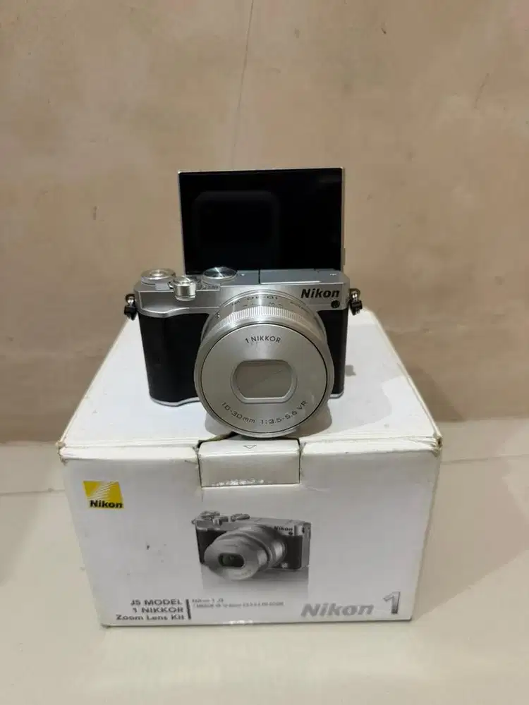 Mirrolles Nikon J5 Fullshet Box mulus likenew