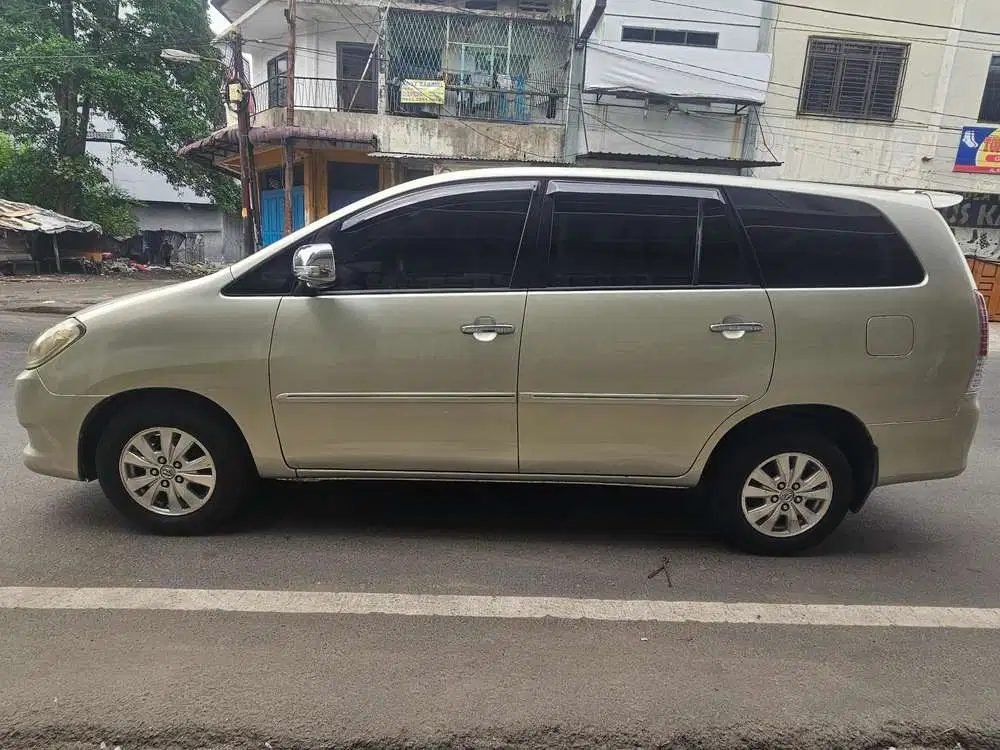 Innova V 2010 Diesel Matic