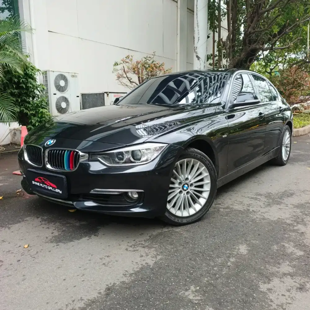 BMW 320i 320 NIK 2015 / 2016