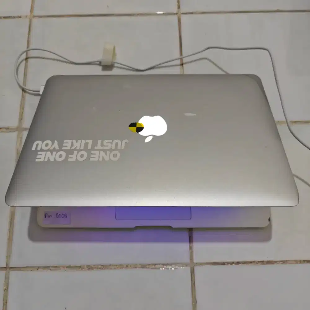 MacBook Air 2017 8/128 Apple nyala