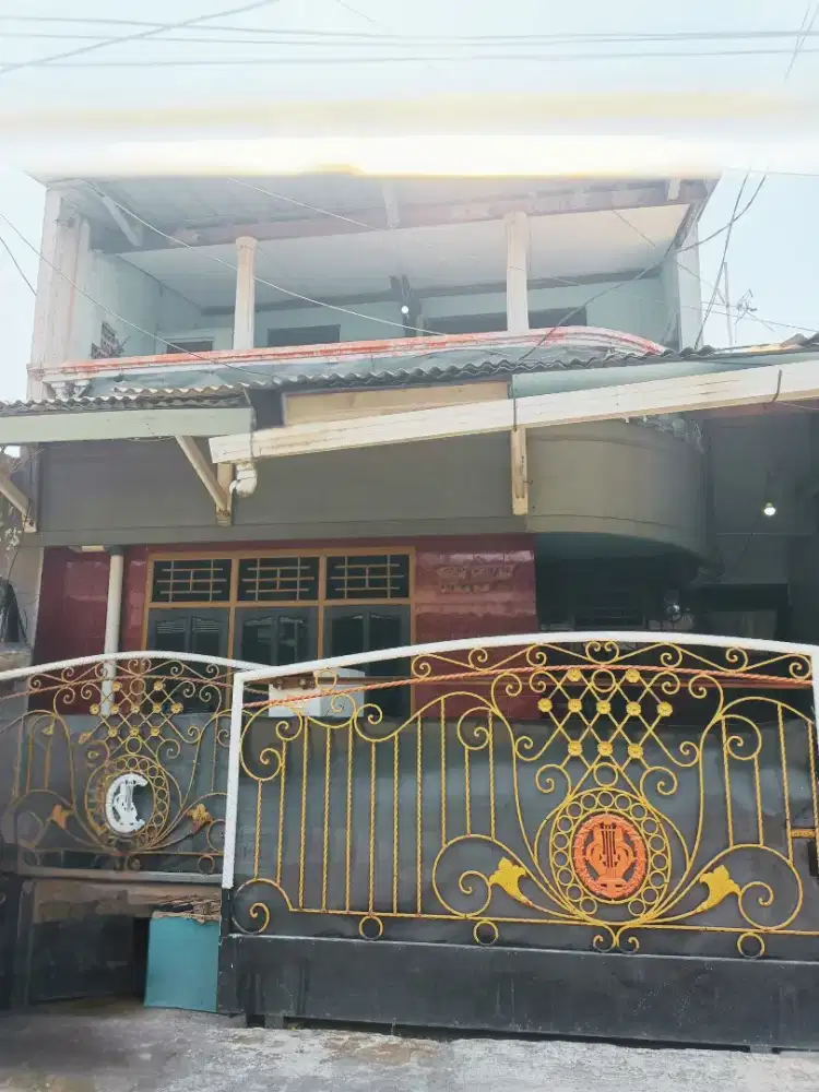 Dikontrakkan Rumah 2 Lantai di Duren Jaya - Siap Huni