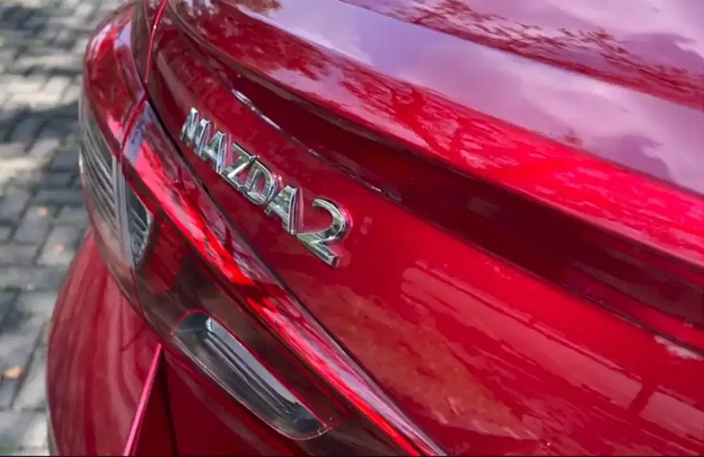 Masih baru km rendah Mazda 2 mobil pribadi