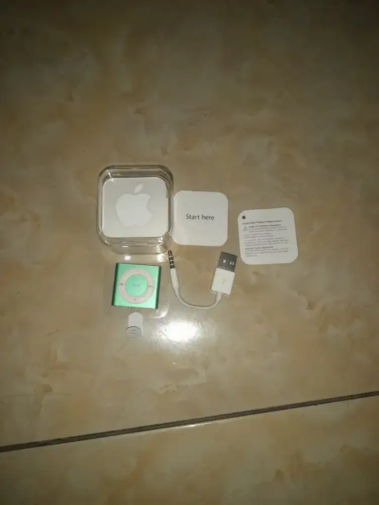 Apple iPod shuffle Gen 4 (2 gb)