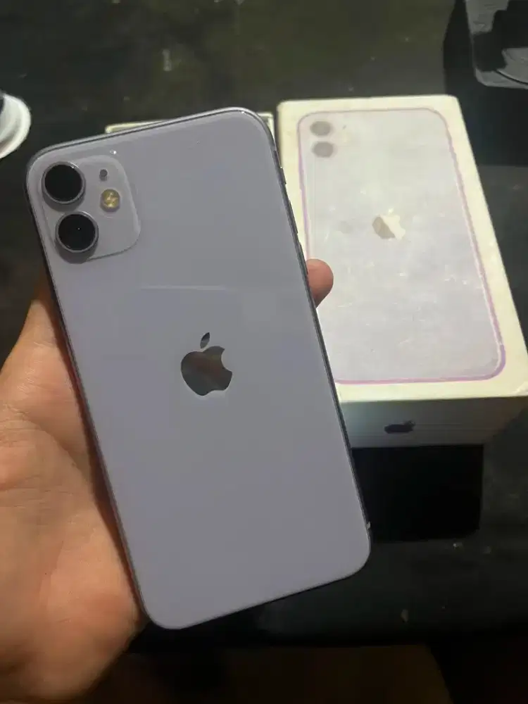 Iphone 11 64 gb inter fullset ada minus