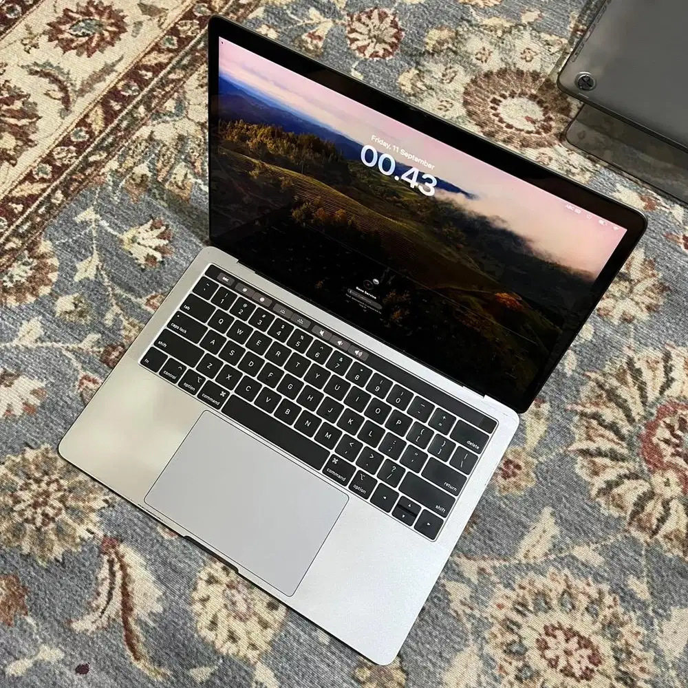 Macbook pro 13in 2018 8/512gb