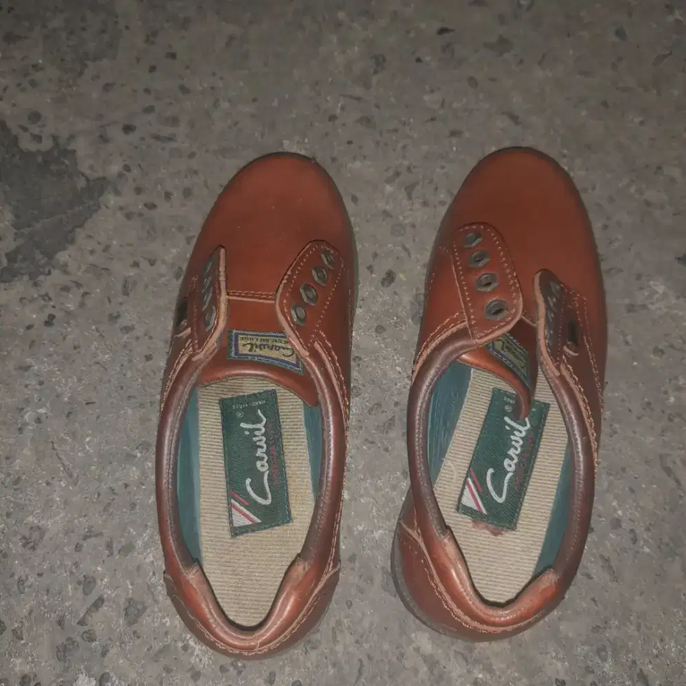 Dijual sepatu carvil