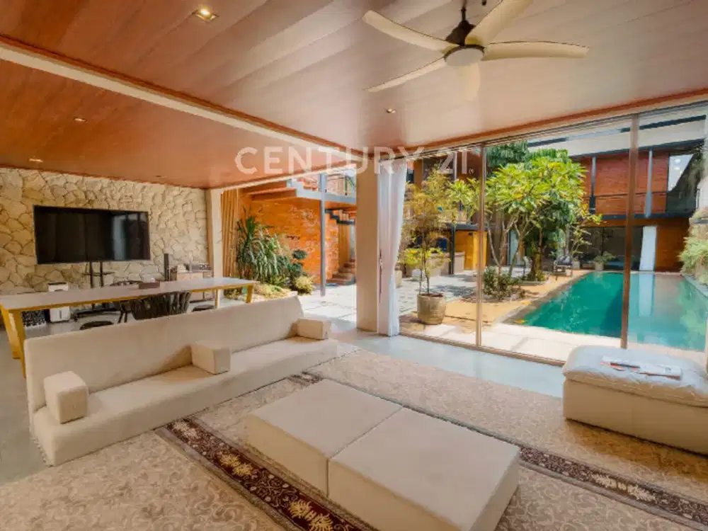 Dijual Rumah Mewah Sayap Pasteur Dengan Kolam Renang