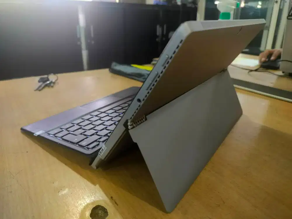 Laptop 2 in 1 lenovo mixx 520 core i5 gen 7