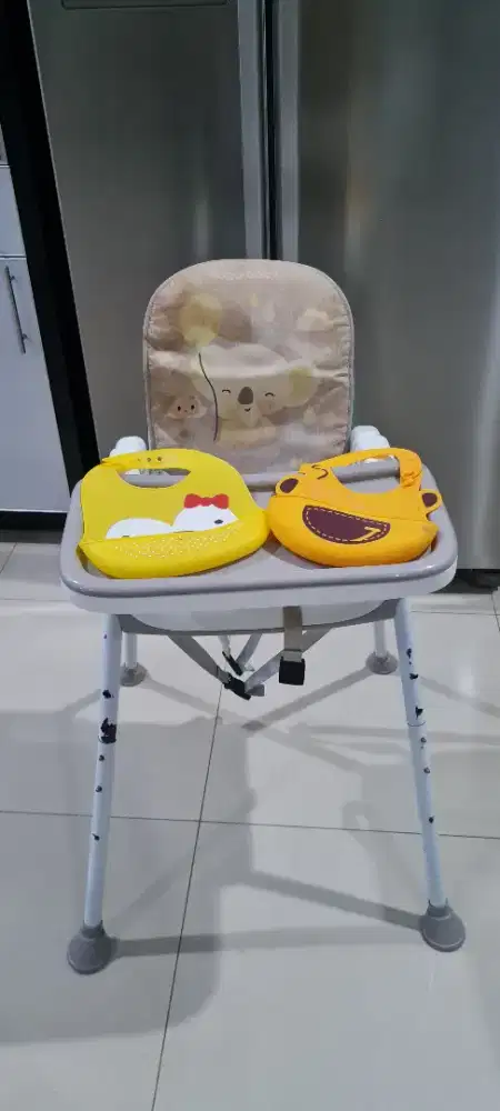 Baby chair sugar baby free 2 bibs