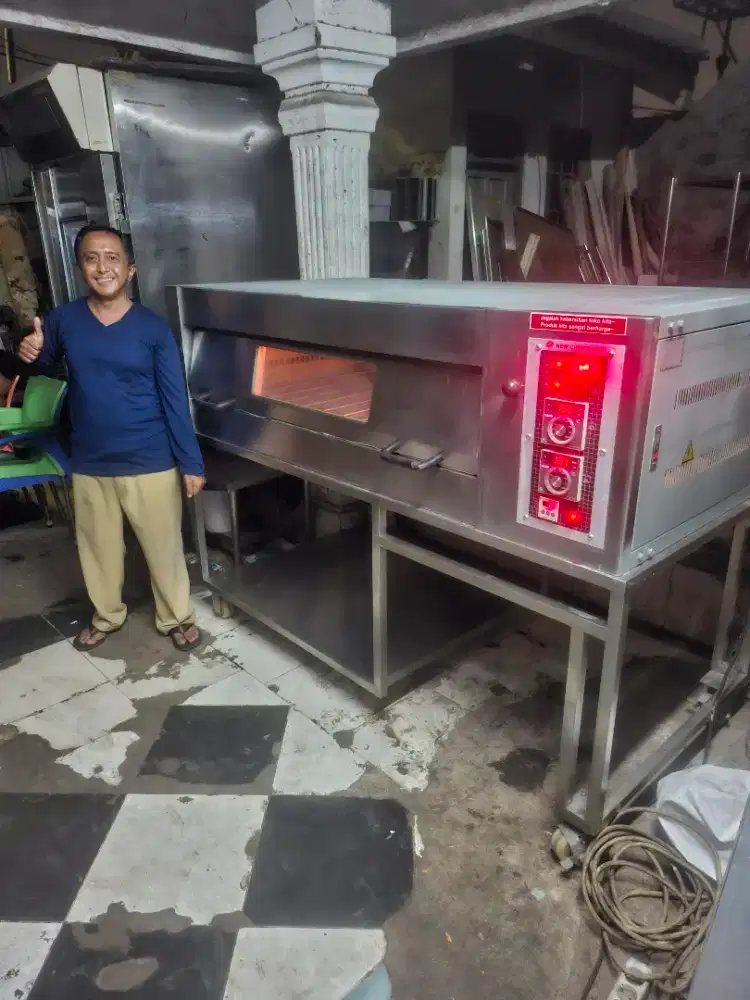 Oven gas automatis 1 deck isi 3 loyang Chung hou Taiwan plus kaki roda