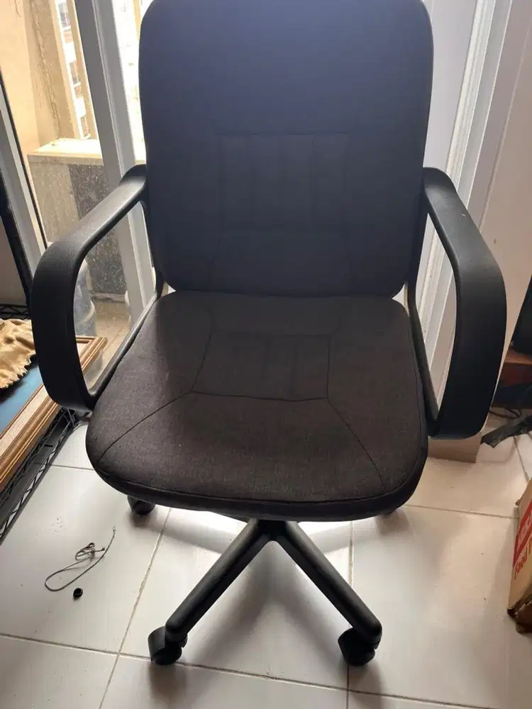 Preloved Kursi Kantor Kondisi Baru