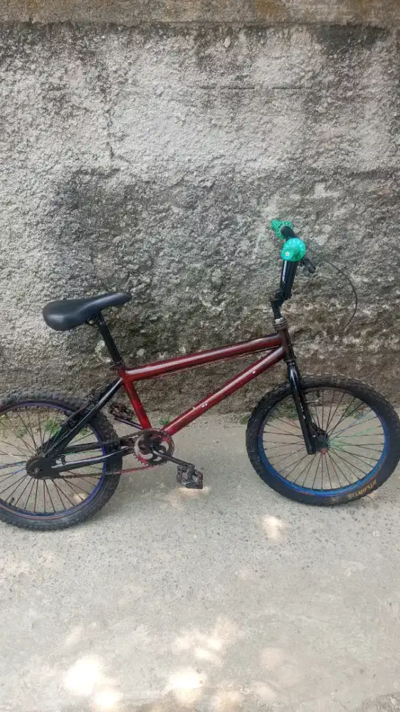 SEPEDA BMX BUAT ANAK SEKOLAH