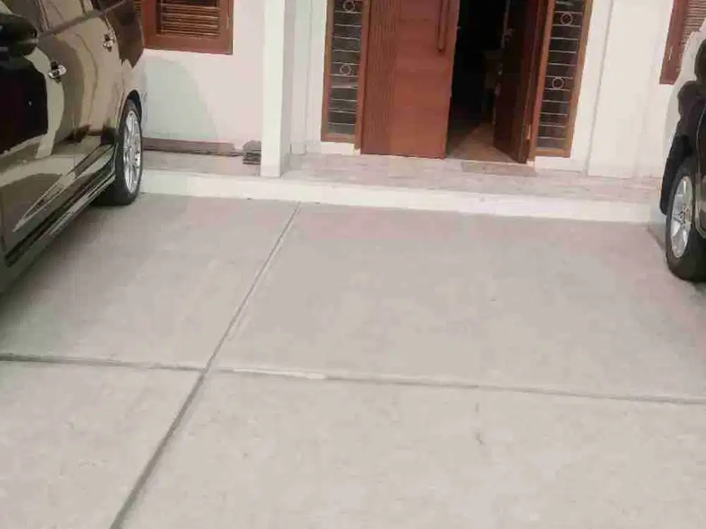rumah sewa  cocok untuk kantor,dekat dengan MRT,RS Fatmawati ,sekolah,mini market,akses mudah
