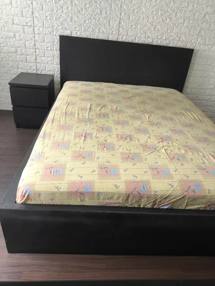SET TEMPAT TIDUR + DRESSER + NAKAS – SIAP PAKAI