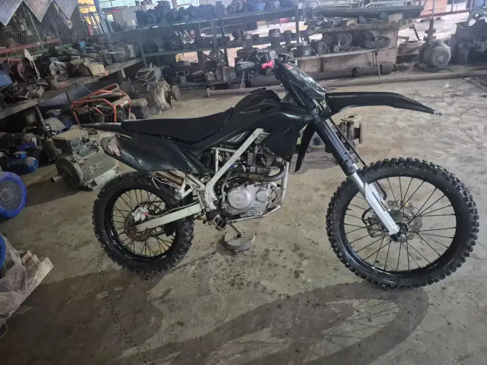 Motor klx bekas