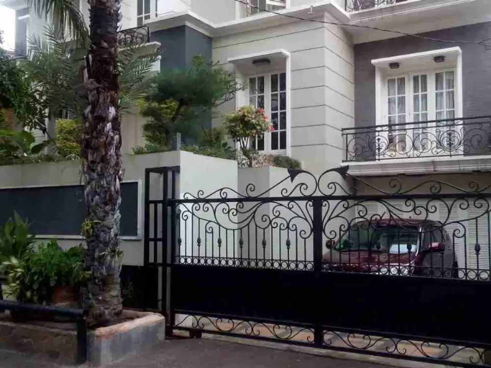 rumah mewah di cempaka putih tengah jakarta pusat