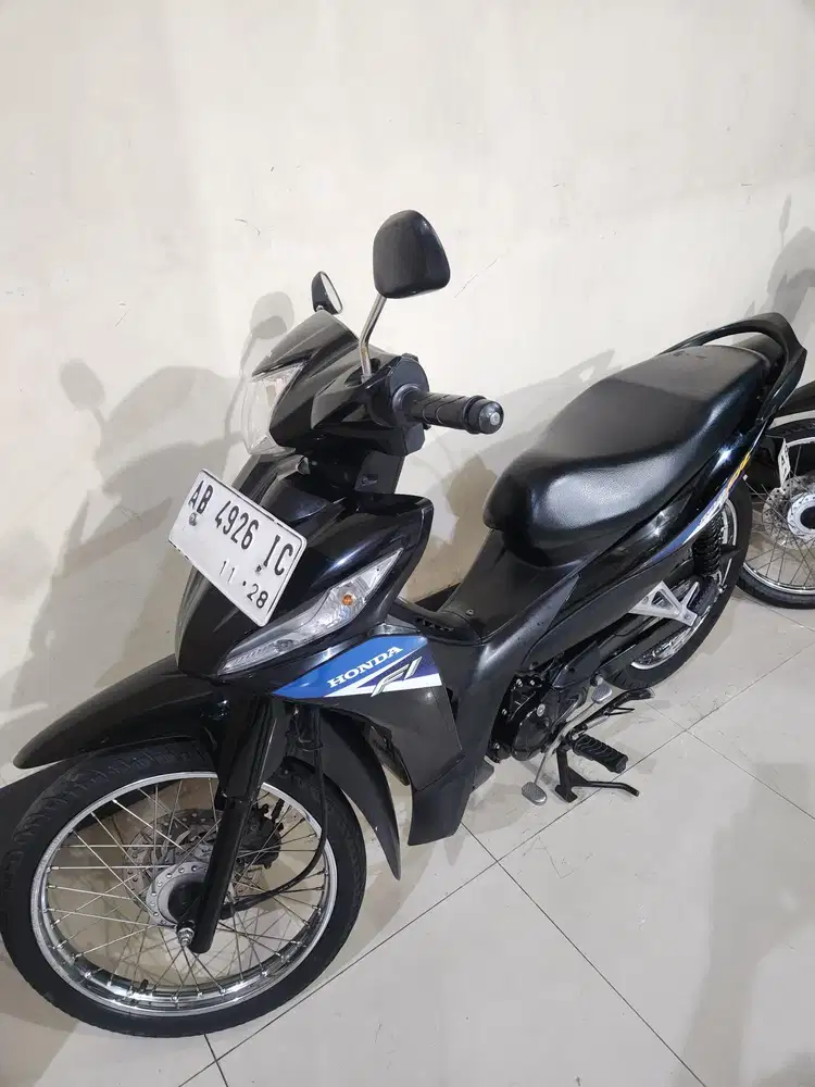 Revo fit injeksi 2023 hitam gbm kredit = tunai