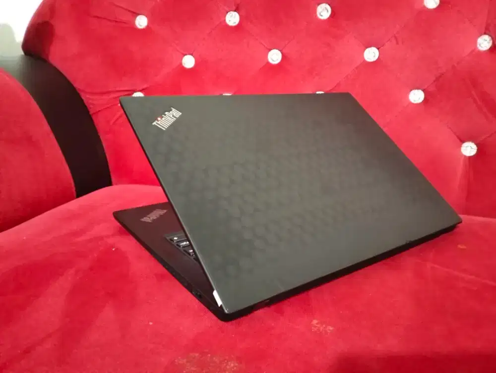 Thinkpad x390 slim Ultrabook 13in core i5 gen 8/ram 8 SSD 256
