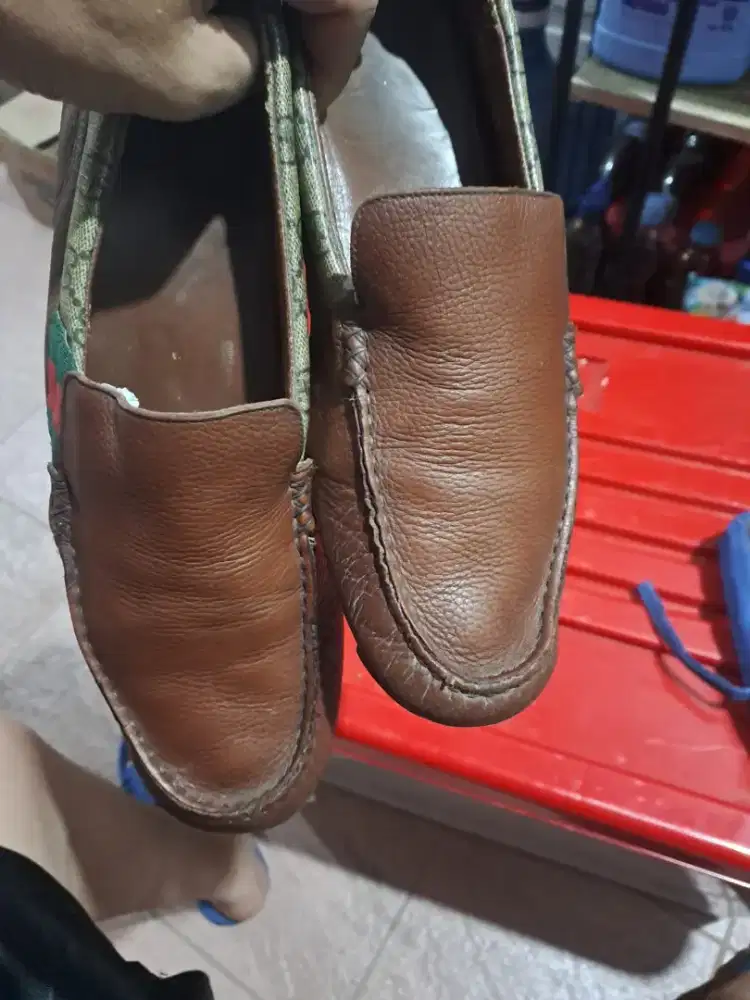 Dijual murah sepatu Gucci asli ukuran 42-43, harga 500 rb
