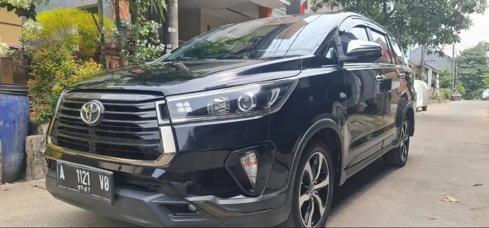 Toyota Innova Venturer Bensin Matic 2022