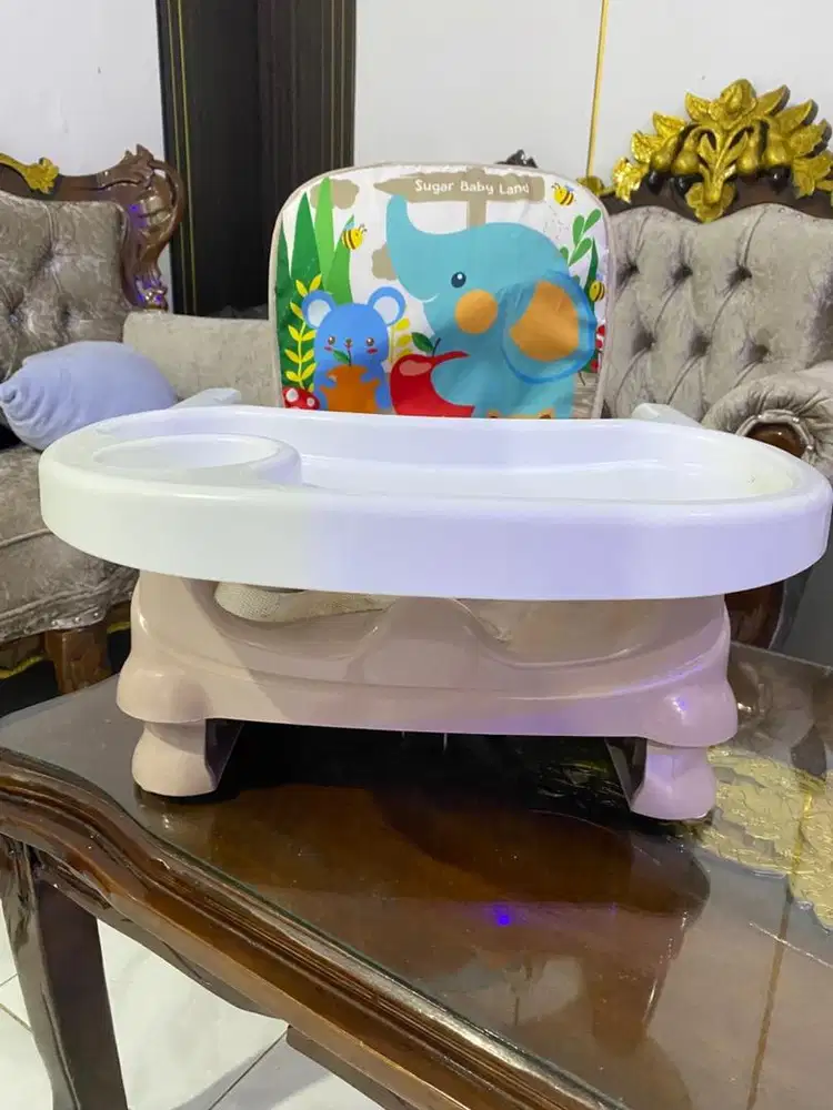 Kursi makan bayi