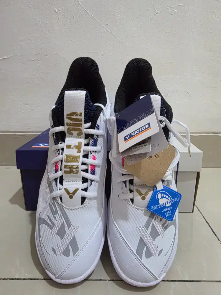 Sepatu victor A-CNYT baru original