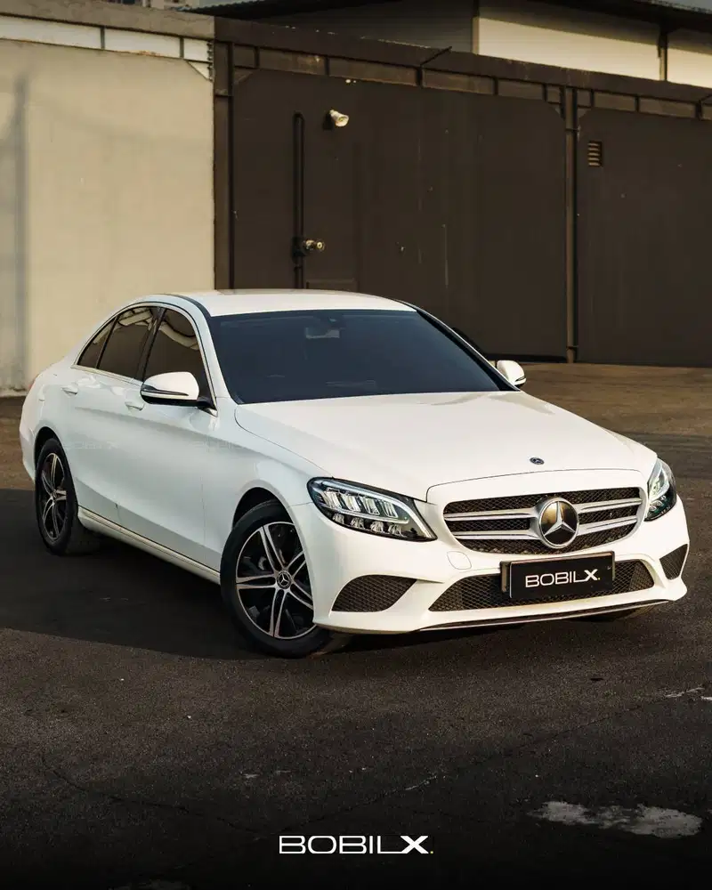 NIK 2020 Mercedes-Benz C 180 (W205) White on Black