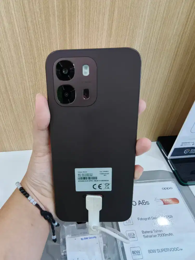 Handphone OPPO A6s 8/128