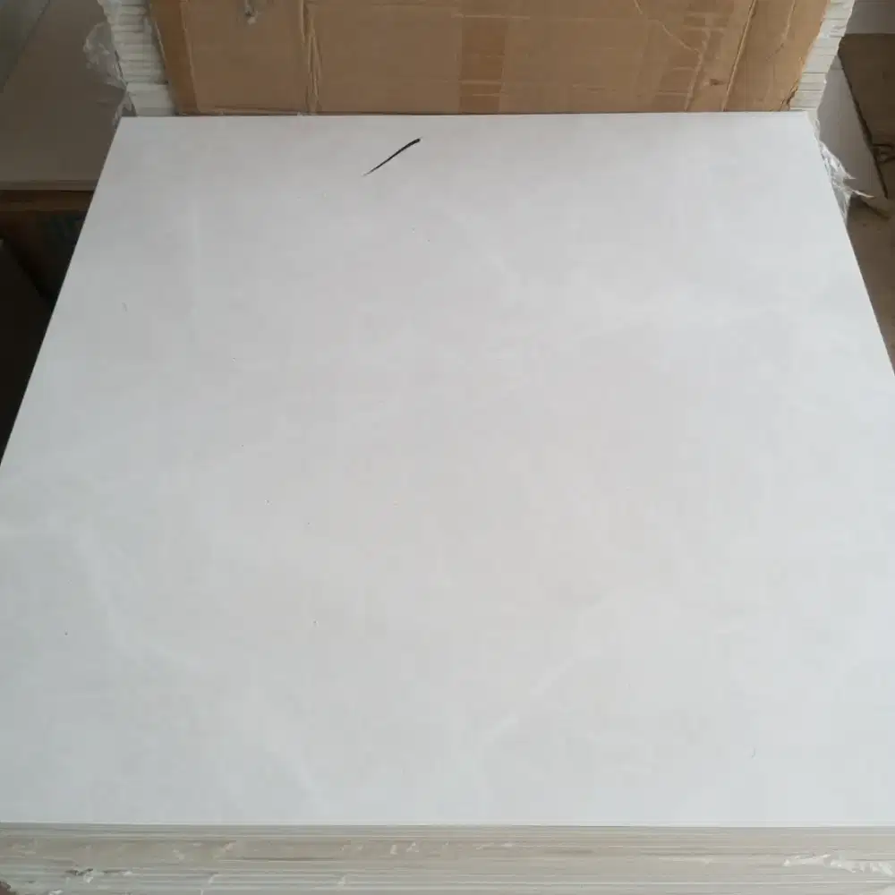Granit 60x60 glossy (naon dus)