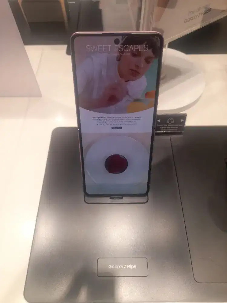 SAMSUNG Z FLIP 8