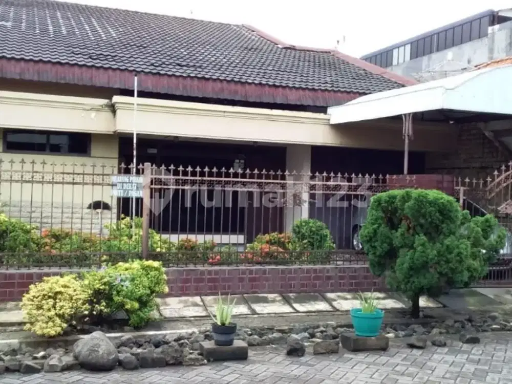 Rumah Luas, Asri Dg Taman Depan Dan Belakang, Sangat Terawat, Harga Bersahabat