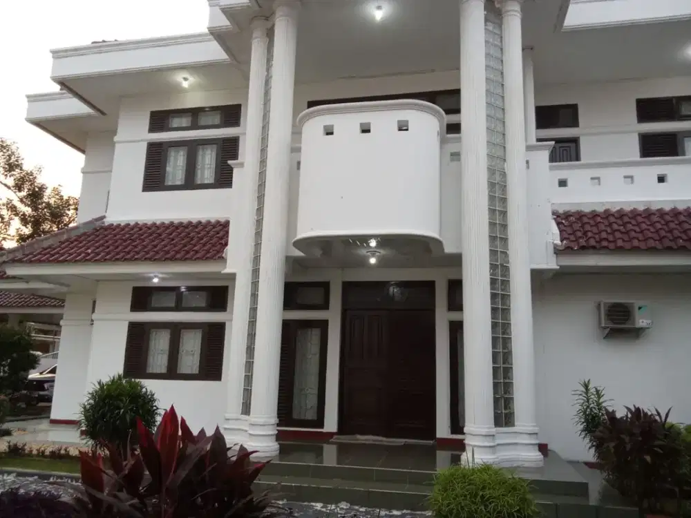 DIJUAL RUMAH MEWAH & LUAS – SIAP HUNI