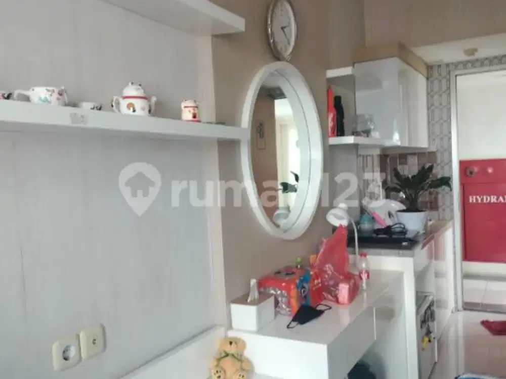Apartmen studio furnish bagus, view pool, harga murah