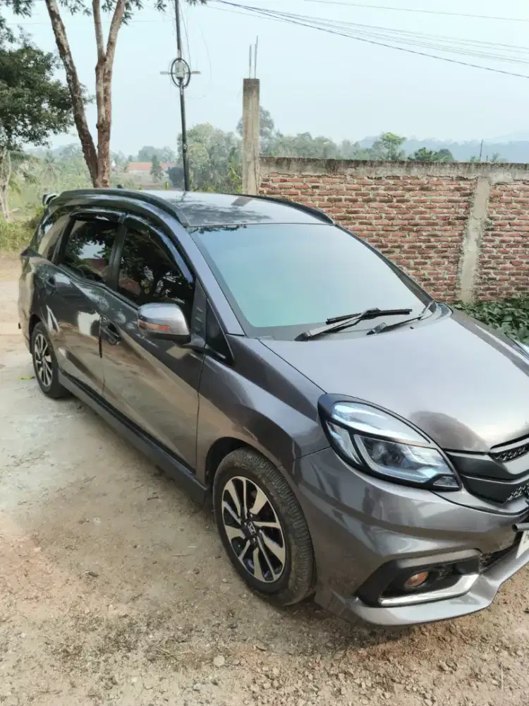 Dijual mobilio tahun 2014 siap pakai trans manual